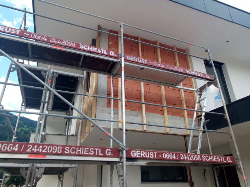 BAU.DE / BAU-Forum: 1. Bild zu Frage "Schimmel bei Holz auf Beton" im Forum "Außenwände und Fassaden" BAU.DE / BAU-Forum: 1. Bild zu Frage "Schimmel bei Holz auf Beton" im Forum "Außenwände und Fassaden"