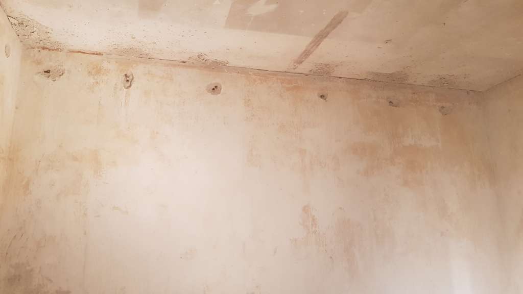 BAU-Forumsbeitrag: Metallbleche in Kellerwand - Rost nach Wasserschaden behandeln? BAU-Forumsbeitrag: Metallbleche in Kellerwand - Rost nach Wasserschaden behandeln?