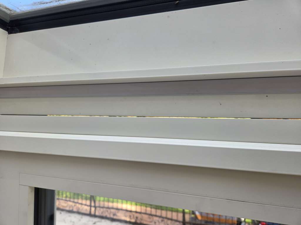 BAU-Forumsbeitrag: Schüco Wintergarten richtig abdichten - Undichtigkeiten bei Fenstern und Dachanschluss BAU-Forumsbeitrag: Schüco Wintergarten richtig abdichten - Undichtigkeiten bei Fenstern und Dachanschluss