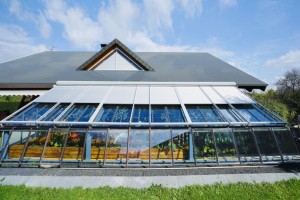 Wintergarten-Rollladen: Effektiver Hitzeschutz und Energieeffizienz zu jeder Jahreszeit - Bild: schanz.de Wintergarten-Rollladen: Effektiver Hitzeschutz und Energieeffizienz zu jeder Jahreszeit - Bild: schanz.de