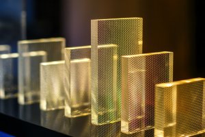 Plexiglasscheibe als Glasersatz: Einsatzbereiche, Vorteile und Verarbeitungstipps - Bild: Tom / Pixabay Plexiglasscheibe als Glasersatz: Einsatzbereiche, Vorteile und Verarbeitungstipps - Bild: Tom / Pixabay
