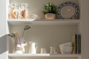 Die Lagerkapazität beschreibt die maximale Menge an Waren, die ein Lagerraum oder -system aufnehmen kann, gemessen in Volumen, Fläche oder Einheiten wie Palettenplätzen. Die Lagerkapazität beschreibt die maximale Menge an Waren, die ein Lagerraum oder -system aufnehmen kann, gemessen in Volumen, Fläche oder Einheiten wie Palettenplätzen.