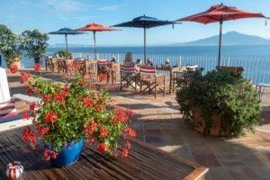 Die richtige Wahl von Sonnenschirmhalterungen - Wissenswertes! - Bild: Nick Fewings / Unsplash