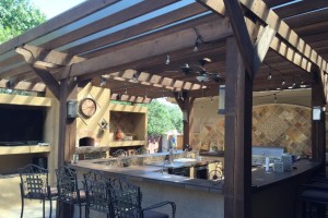 Mit der perfekten Terrassen&uuml;berdachung den Au&szlig;enbereich neu erfinden: Kauf-Tipps f&uuml;r mehr Wohnqualit&auml;t - Bild: toddpharistx / Pixabay