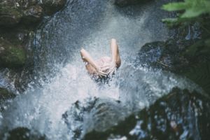 Garten-Oasen: Stilvolle Gartenduschen mit Keramikakzenten und optimaler Privatsphäre - Bild: Pexels / Pixabay Garten-Oasen: Stilvolle Gartenduschen mit Keramikakzenten und optimaler Privatsphäre - Bild: Pexels / Pixabay