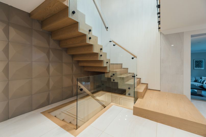 Kosteneffizienz bei Hausbauprojekten - deshalb sind Kragarmtreppen so beliebt