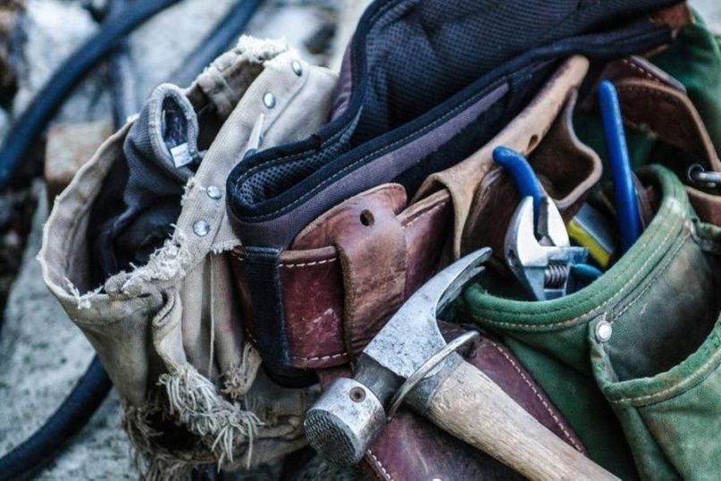 Die Beauftragung erfahrener Dachdecker stellt eine kluge Investition in die Zukunft dar, die sich in drei Hauptbereichen auszahlt.